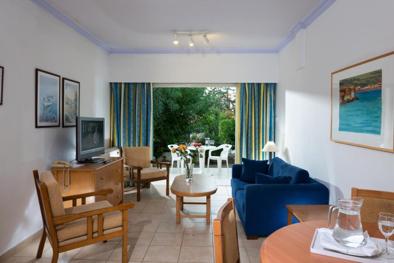 Resitour - Paphos Gardens Apartment Exterior photo