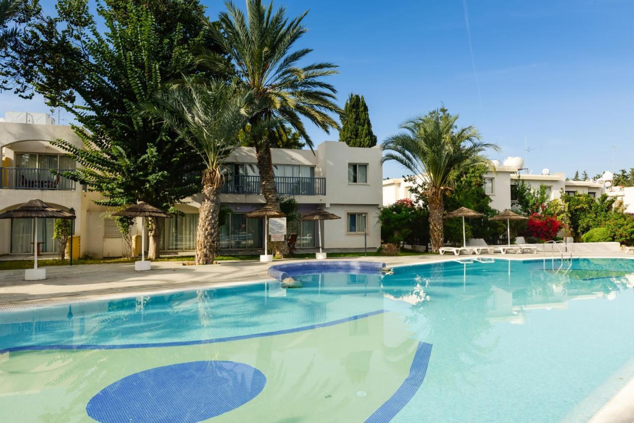 Resitour - Paphos Gardens Apartment Exterior photo